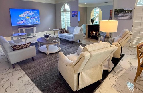 Winter Haven Villa | Lanai & Pool: Elegant Villa in Winter Haven!