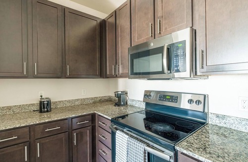 Spring Apartment | Landing | Amazing 1BD, Courtyard, Pool