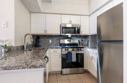 Metro West Apartment | Landing | Amazing 1BD, Gym, Pool