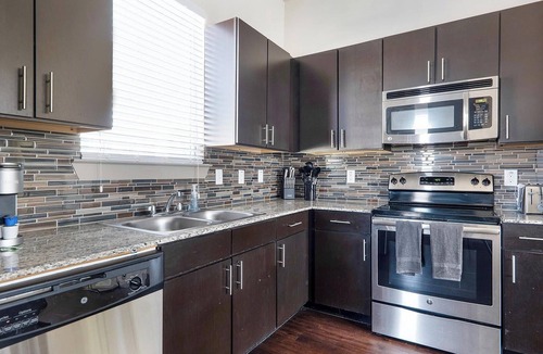 Waco Apartment | Landing | Amazing 1BD, Gym