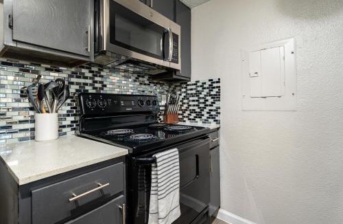 North Arlington Apartment | Landing Amazing 1BD Pool