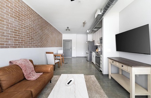 Northwest Pensacola Apartment | Landing | Amazing 1BD, Rooftop Lounge, Game Room