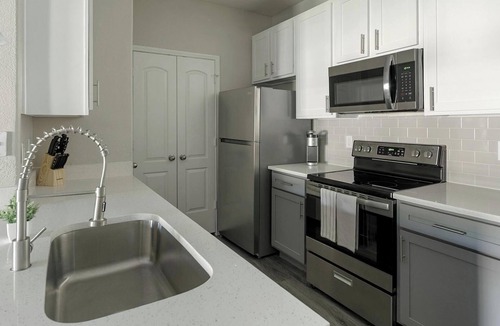 Webster Apartment | Landing | Amazing 1BD, Clubhouse