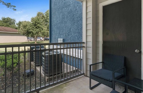 Webster Apartment | Landing | Amazing 1BD, Clubhouse
