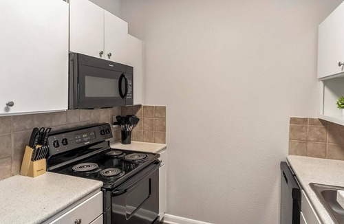 Medical Center District Apartment | Landing | Amazing 1BD, Gym, Pool