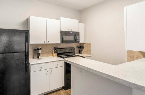 Medical Center District Apartment | Landing | Amazing 1BD, Gym, Pool