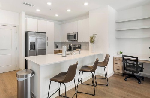 Celina Apartment | Landing | Amazing 2BD, Courtyard, Gym