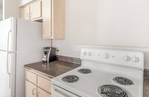 Southbelt/Ellington Apartment | Landing | Amazing 2BD, Pool, Game Room