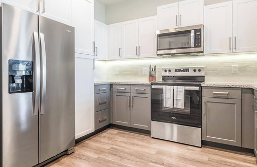 Sanford Apartment | Landing | Amazing 2BD, Pool, Gym