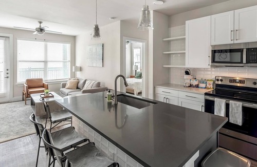 Wetmore Apartment | Landing | Amazing 2BD, Yoga Studio, Gym