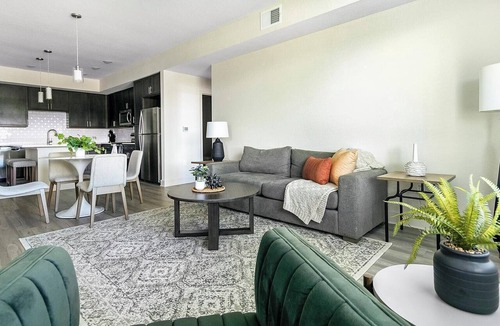 Palmetto Apartment | Landing | Amazing 2BD, Yoga Studio, Pool