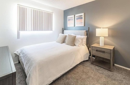 Northeast Heights Apartment | Landing at Mountain Vista Apartments - 3 Bedrooms in Panorama Heights