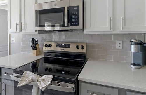 Webster Apartment | Landing | Beautiful 1BD, Clubhouse