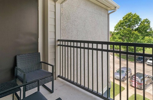 Webster Apartment | Landing | Beautiful 1BD, Clubhouse