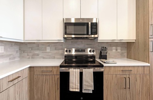Celina Apartment | Landing | Beautiful 1BD, Clubhouse, Courtyard