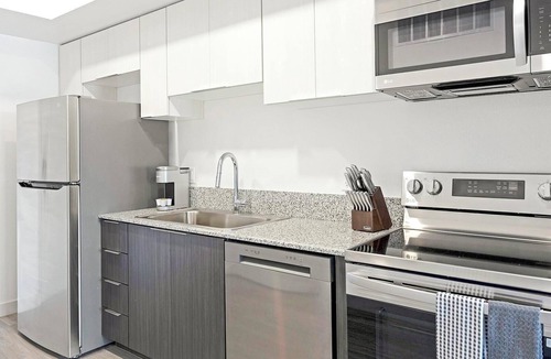 North Mountain Apartment | Landing | Beautiful 1BD, Gym, Pool