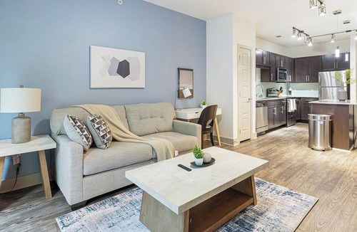 West Dallas Apartment | Landing | Beautiful 1BD, Gym