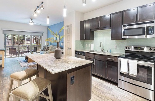 West Dallas Apartment | Landing | Beautiful 1BD, Gym