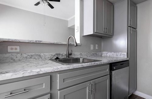 Briarforest Apartment | Landing | Beautiful 1BD, Pool, Gym
