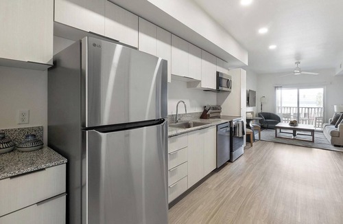 North Mountain Apartment | Landing | Beautiful 1BD, Pool, Gym