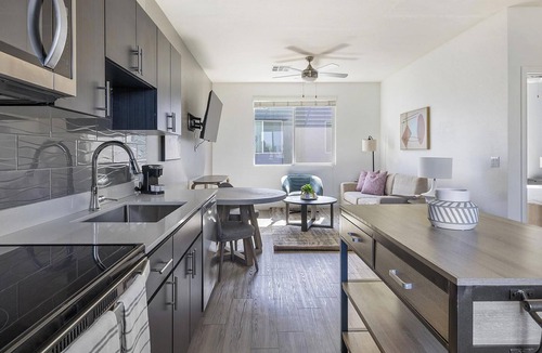 Maryvale Village Apartment | Landing | Beautiful 1BD, Gym, Clubhouse