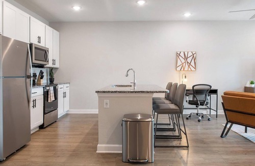 Port Malabar Apartment | Landing | Beautiful 1BD, Pool, Gym