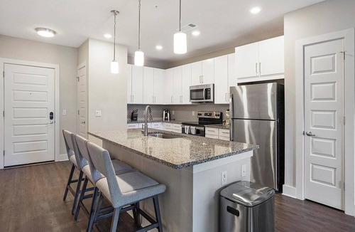 Wetmore Apartment | Landing | Beautiful 2BD, Yoga Studio, Gym