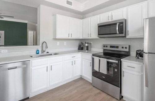 Barker Apartment | Landing | Beautiful 2BD, Clubhouse