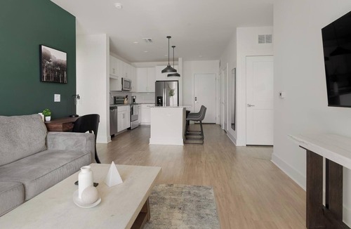 Laurel Apartment | Landing | Beautiful 2BD, Clubhouse, Gym