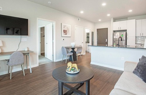 North Kansas City Apartment | Landing | Chic 1BD, Courtyard, Yoga Studio