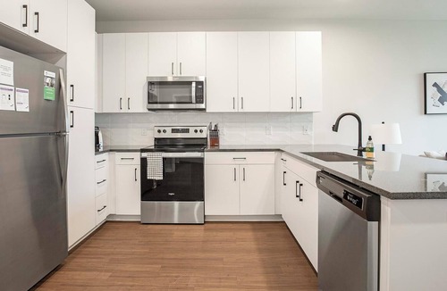 North Kansas City Apartment | Landing | Chic 1BD, Courtyard, Yoga Studio