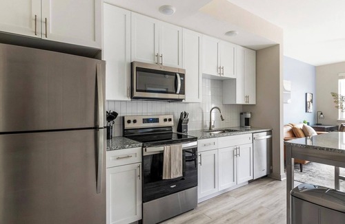 Daytona Beach Apartment | Landing | Chic 1BD, Courtyard, Clubhouse