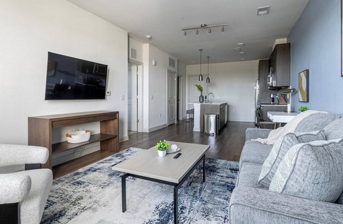 Biggar Apartment | Landing | Chic 1BD, Gym, Pool