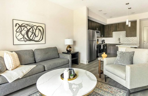 Palmetto Apartment | Landing | Chic 1BD, Yoga Studio, Gym