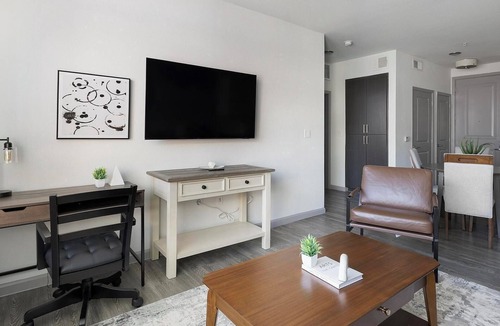 Central Arlington Apartment | Landing | Chic 2BD, Clubhouse, Gym