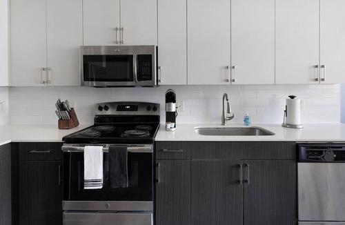 Central Arlington Apartment | Landing | Chic 2BD, Clubhouse, Gym