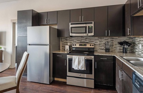 Waco Apartment | Landing | Chic 2BD, Gym