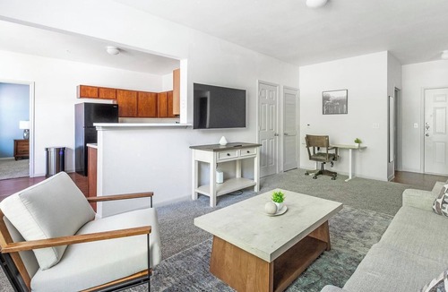 Humble Apartment | Landing | Chic 2BD, Gym, Yoga Studio