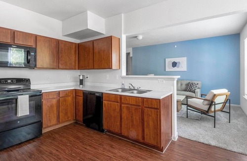 Humble Apartment | Landing | Chic 2BD, Gym, Yoga Studio