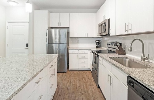Land O' Lakes Apartment | Landing | Chic 2BD, Pool, Clubhouse
