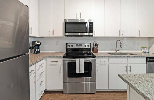 Land O' Lakes Apartment | Landing | Chic 2BD, Pool, Clubhouse