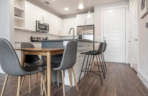 Wetmore Apartment | Landing | Chic 2BD, Yoga Studio, Pool
