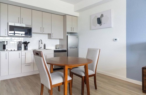 Golden Gate Apartment | Landing | Chic Studio, Clubhouse, Gym