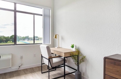 Golden Gate Apartment | Landing | Chic Studio, Clubhouse, Gym