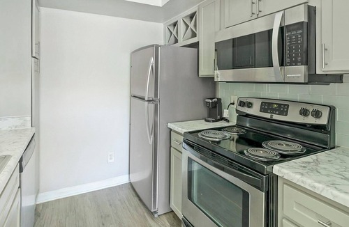 Briarforest Apartment | Landing | Incredible 1BD, Pool, Gym