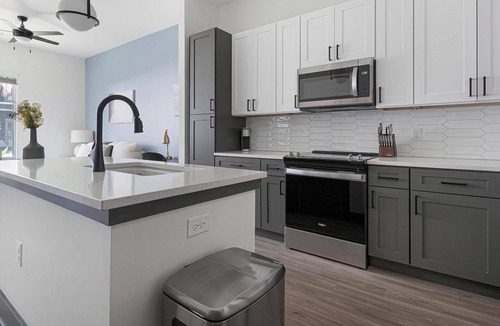 Southbank Apartment | Landing | Incredible 1BD, Rooftop Lounge, Gym