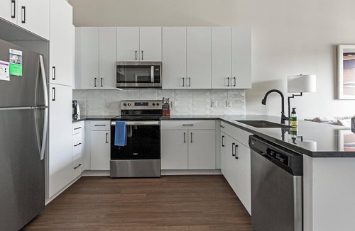 North Kansas City Apartment | Landing | Incredible 1BD, Courtyard, Pool