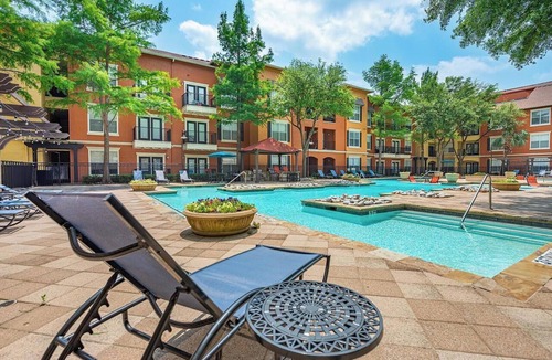 Las Colinas Apartment | Landing | Modern 1BD, Clubhouse