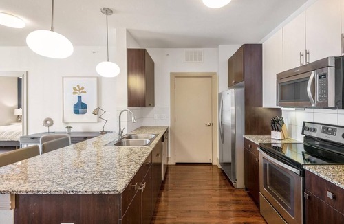 Las Colinas Apartment | Landing | Modern 1BD, Clubhouse