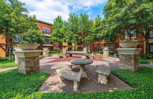 Las Colinas Apartment | Landing | Modern 1BD, Clubhouse